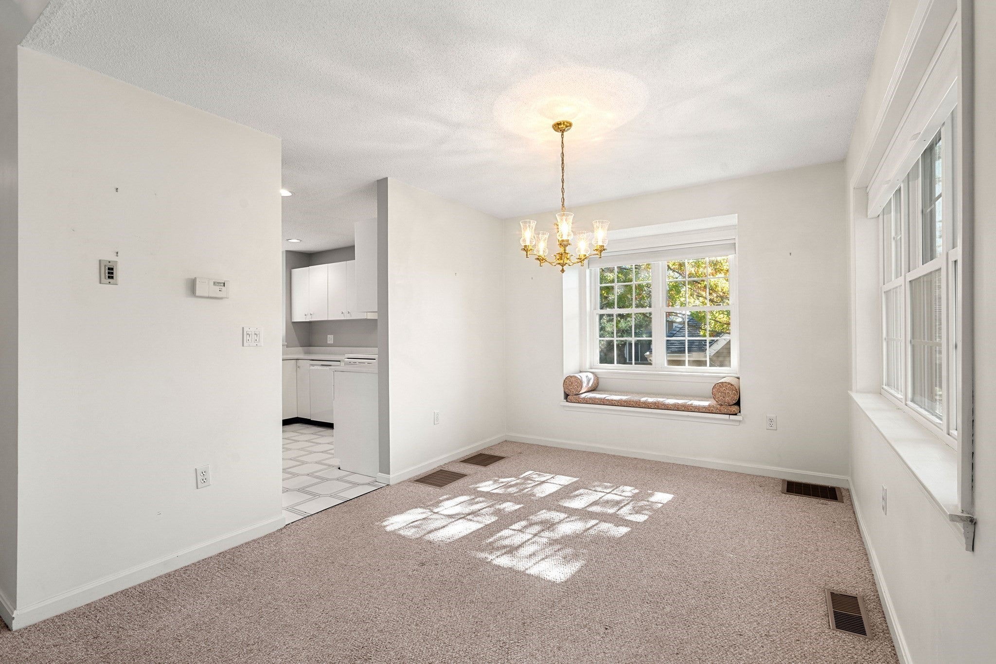 213 Bishops Forest St #213, Waltham, MA, 213 Bishops Forest St #213, Waltham, MA Photo #17