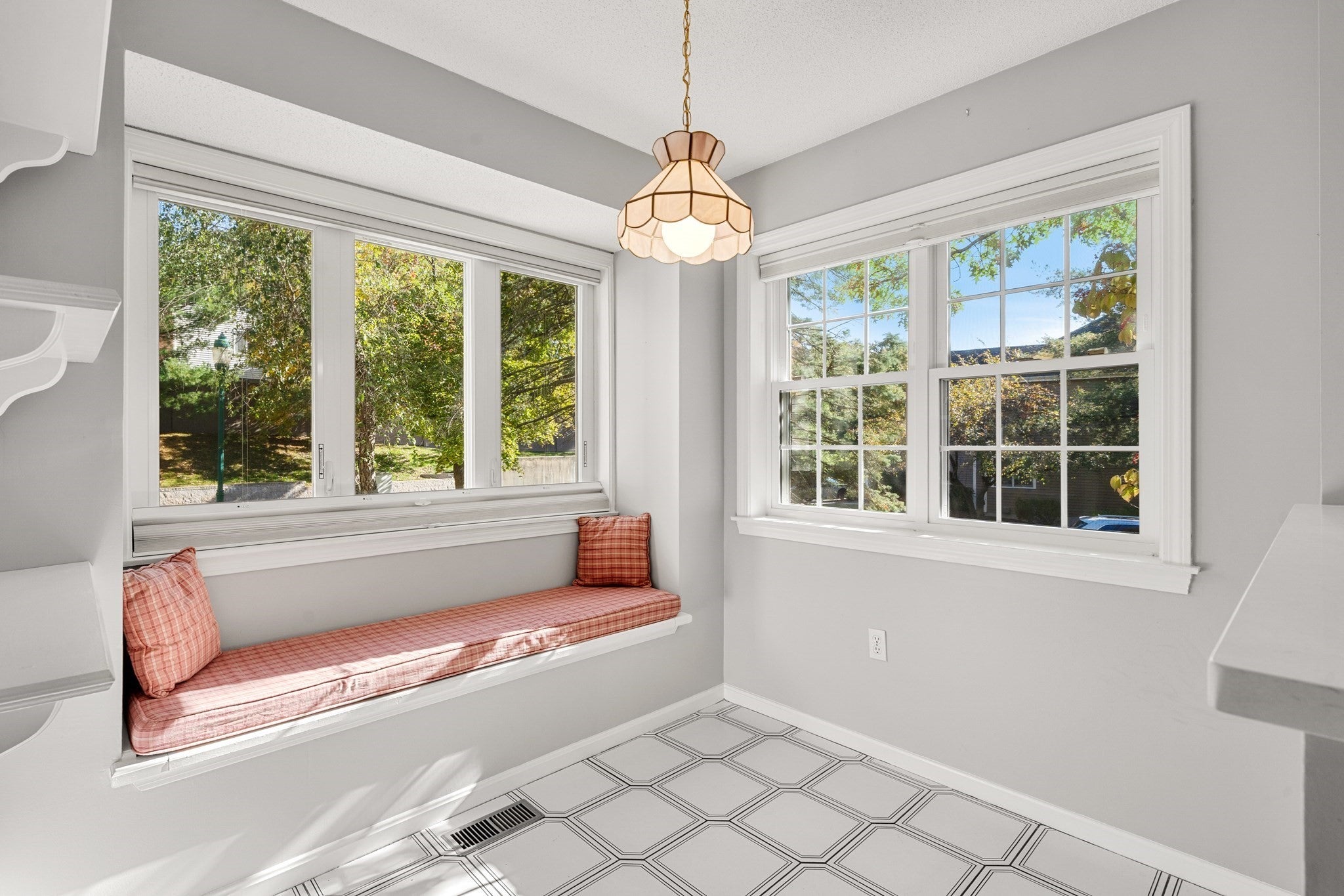 213 Bishops Forest St #213, Waltham, MA, 213 Bishops Forest St #213, Waltham, MA Photo #13