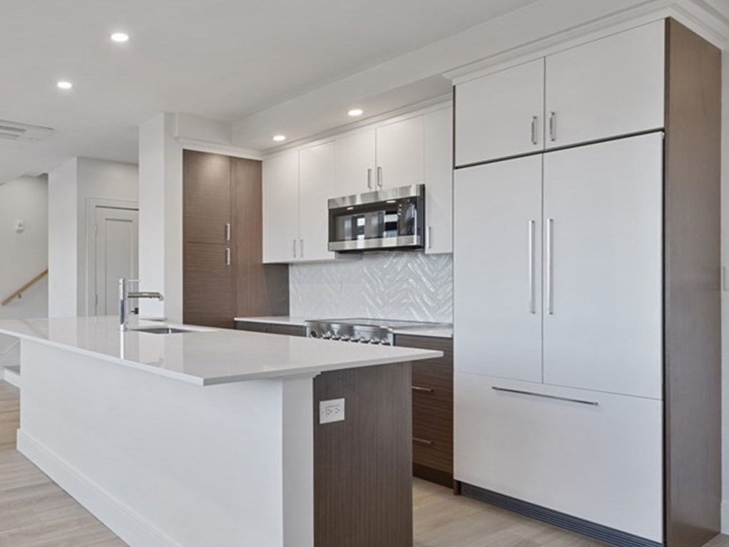 1950 Washington St 5C