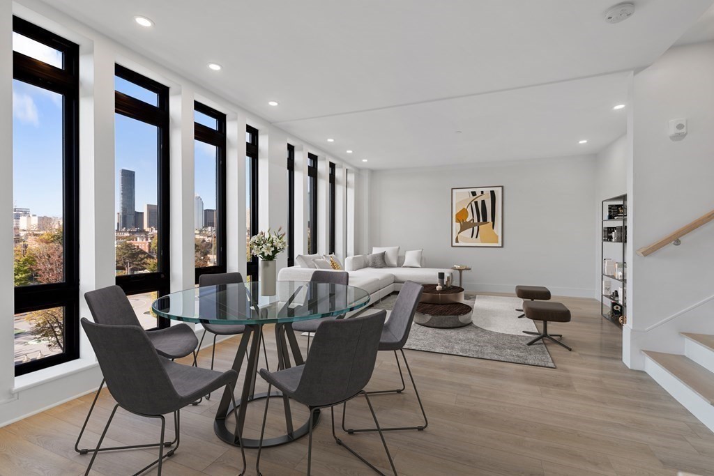 1950 Washington St 5C