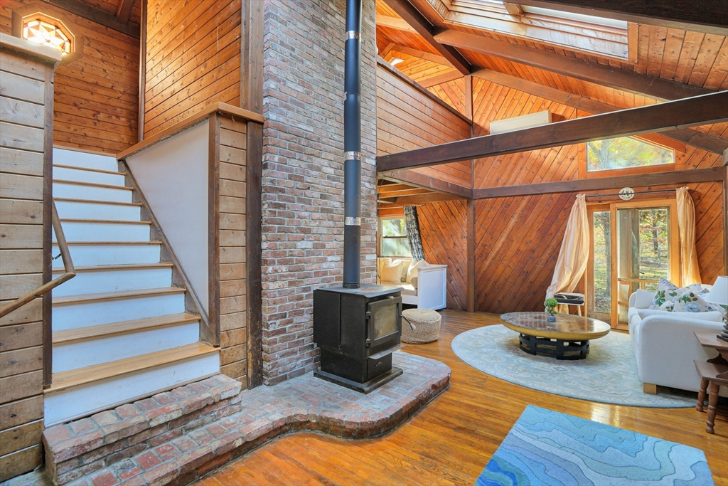 25 Vineyard Meadow Farms Rd.