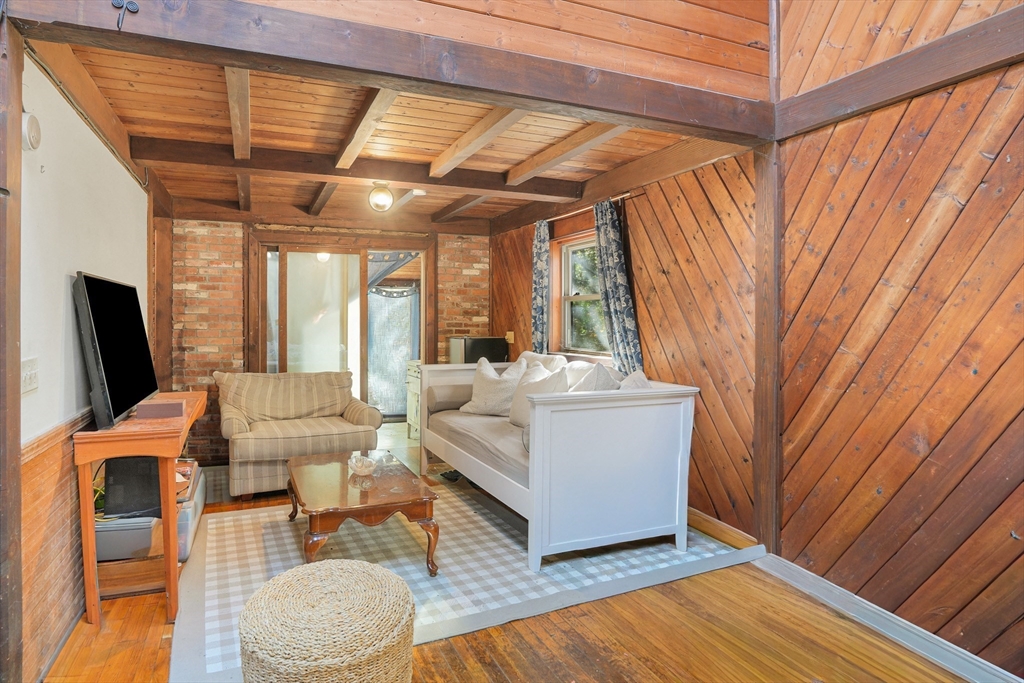 25 Vineyard Meadow Farms Rd.