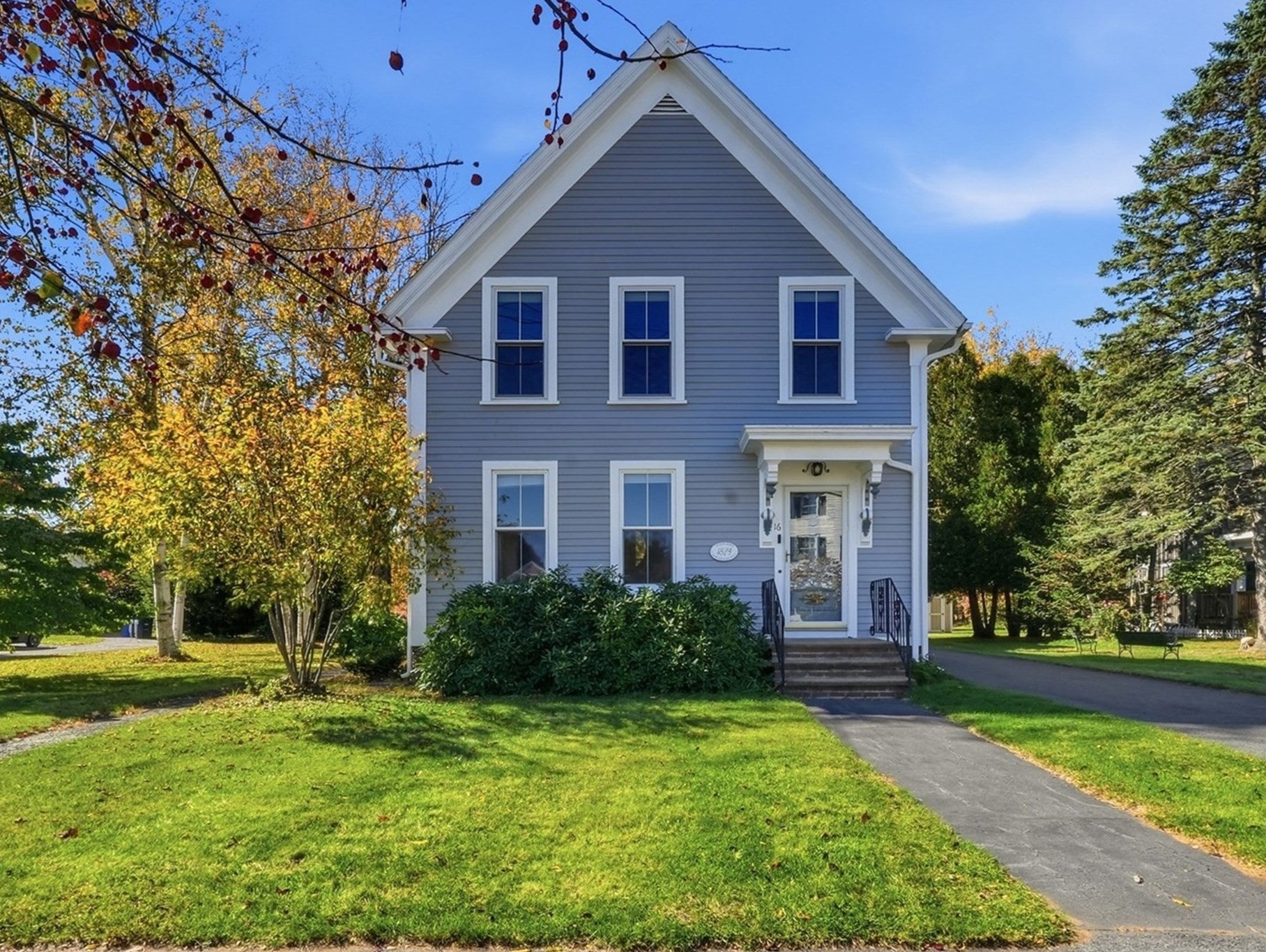 Photo of 16 Cottage St, West Brookfield, MA