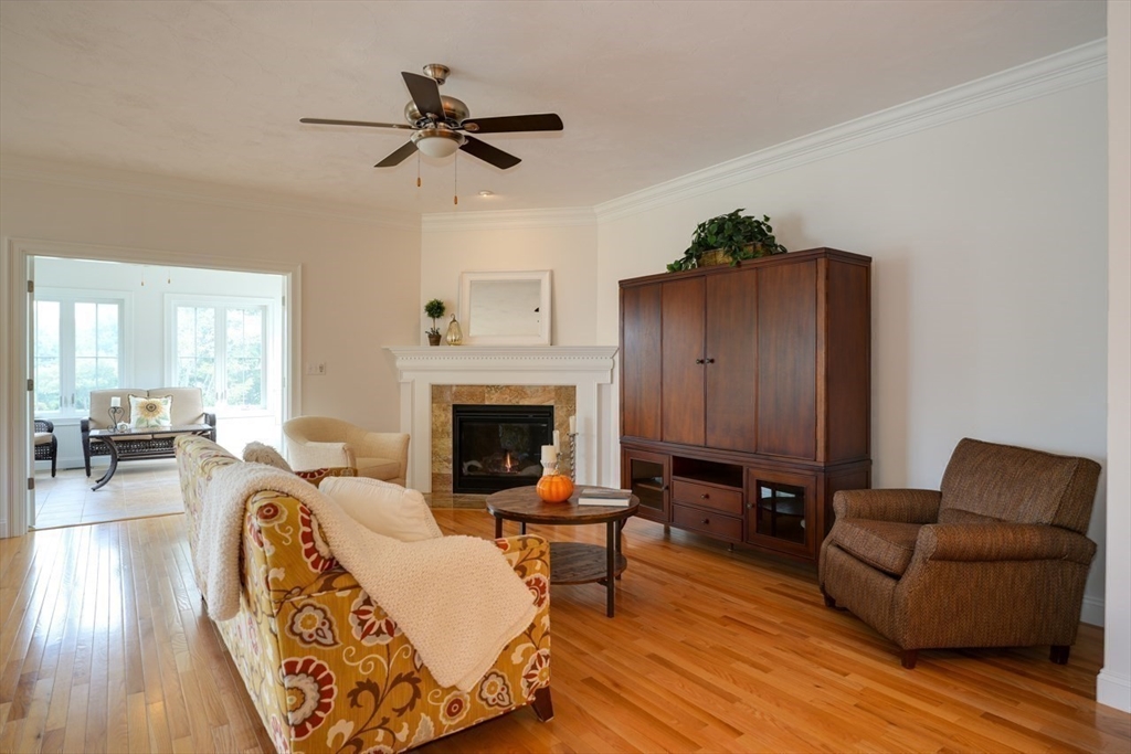 Norfolk, Massachusetts 02056, United States, 2 Bedrooms Bedrooms, ,2 BathroomsBathrooms,Residential,Pending,216064