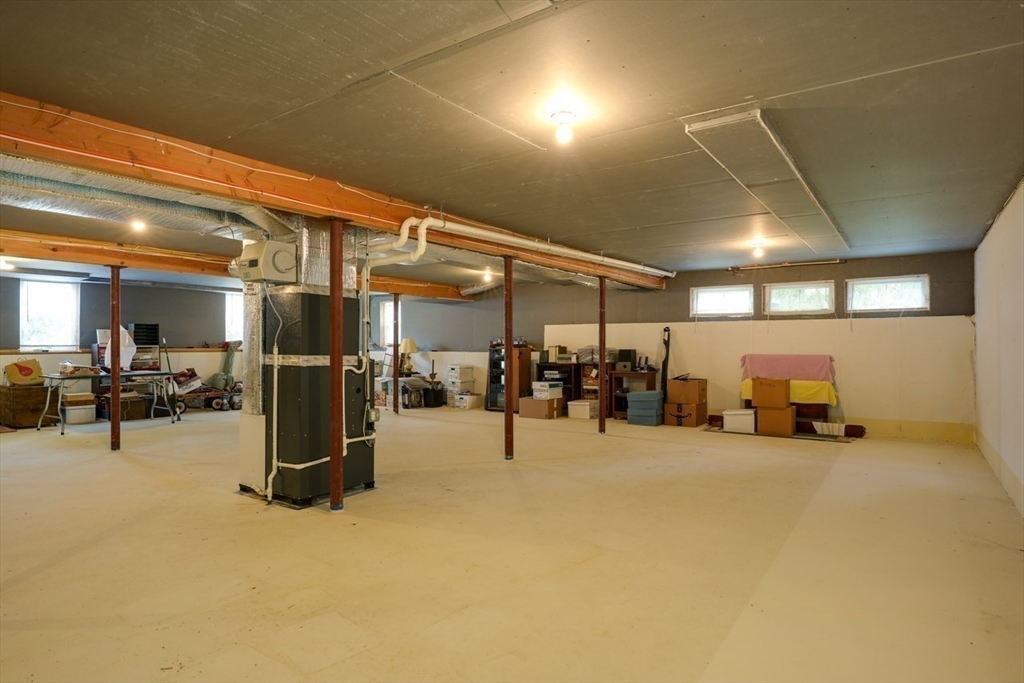 Norfolk, Massachusetts 02056, United States, 2 Bedrooms Bedrooms, ,2 BathroomsBathrooms,Residential,Pending,216064