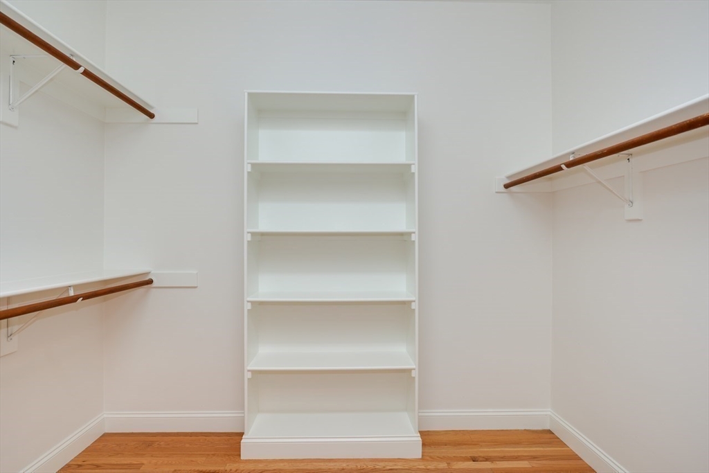 Norfolk, Massachusetts 02056, United States, 2 Bedrooms Bedrooms, ,2 BathroomsBathrooms,Residential,Pending,216064