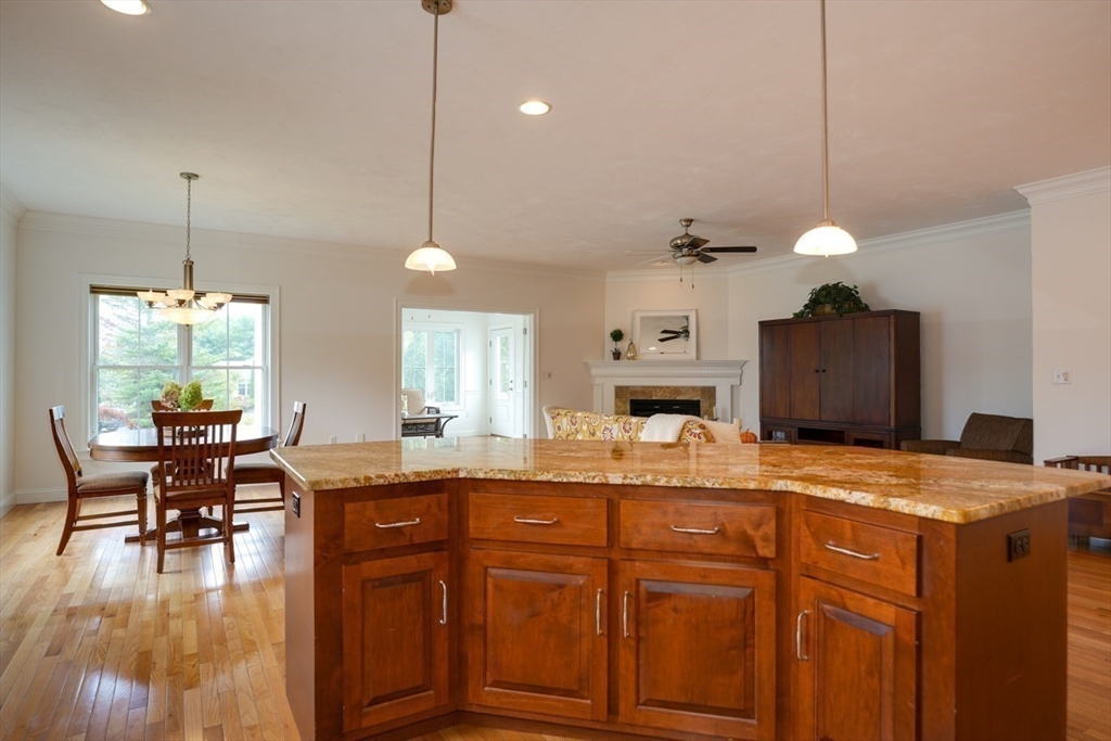 Norfolk, Massachusetts 02056, United States, 2 Bedrooms Bedrooms, ,2 BathroomsBathrooms,Residential,Pending,216064