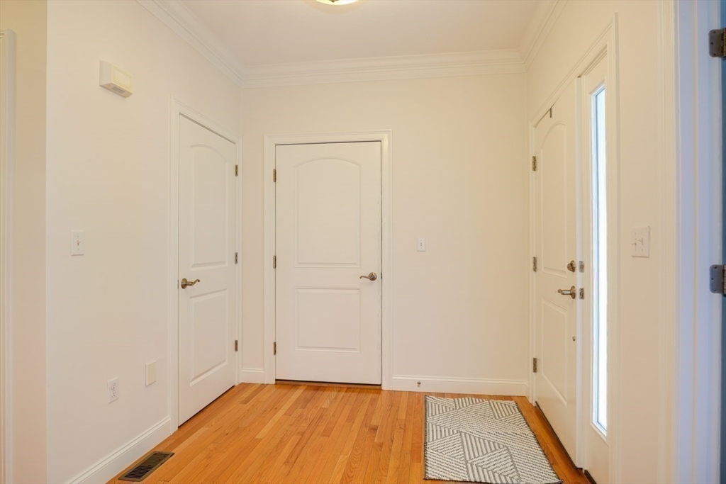 Norfolk, Massachusetts 02056, United States, 2 Bedrooms Bedrooms, ,2 BathroomsBathrooms,Residential,Pending,216064