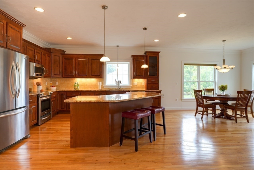 Norfolk, Massachusetts 02056, United States, 2 Bedrooms Bedrooms, ,2 BathroomsBathrooms,Residential,Pending,216064