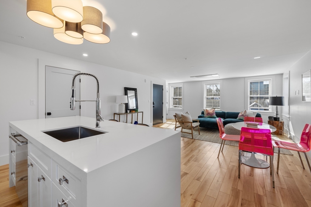 133 Spring St 3L