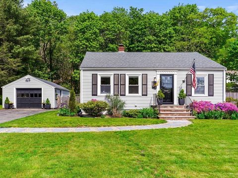 Photo of 387 Western Avenue, Gloucester, MA 01930 (MLS # 73523417)