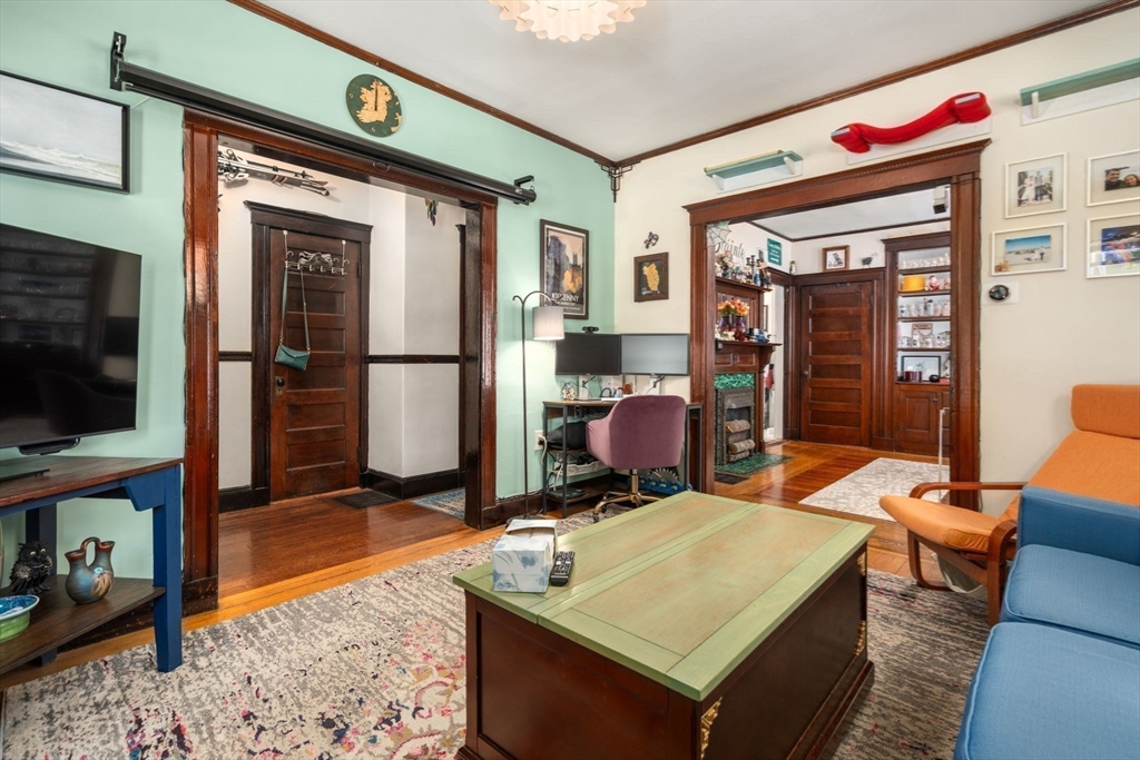 124-126 Brooks St