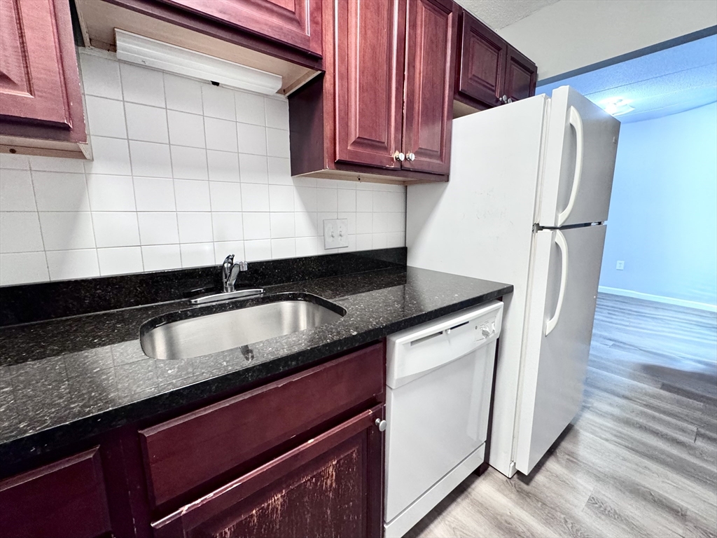 60 Pleasant St 206