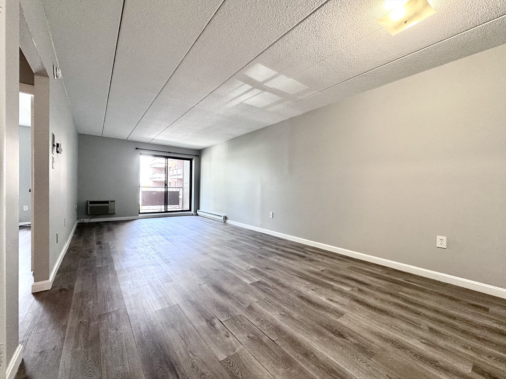 60 Pleasant St 206