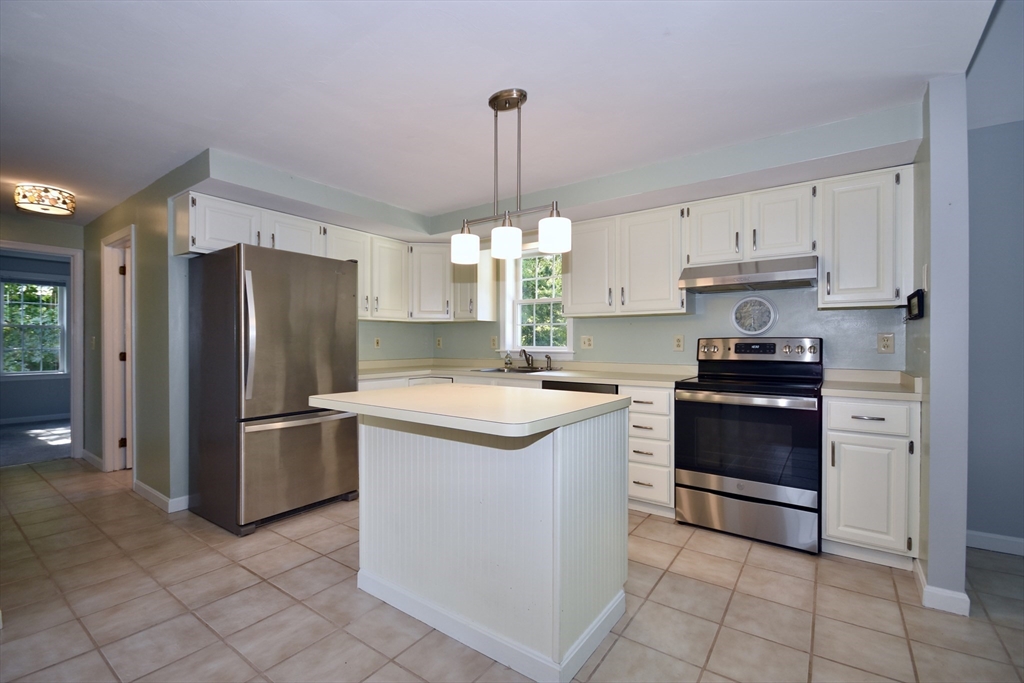 8 Joyce Dr