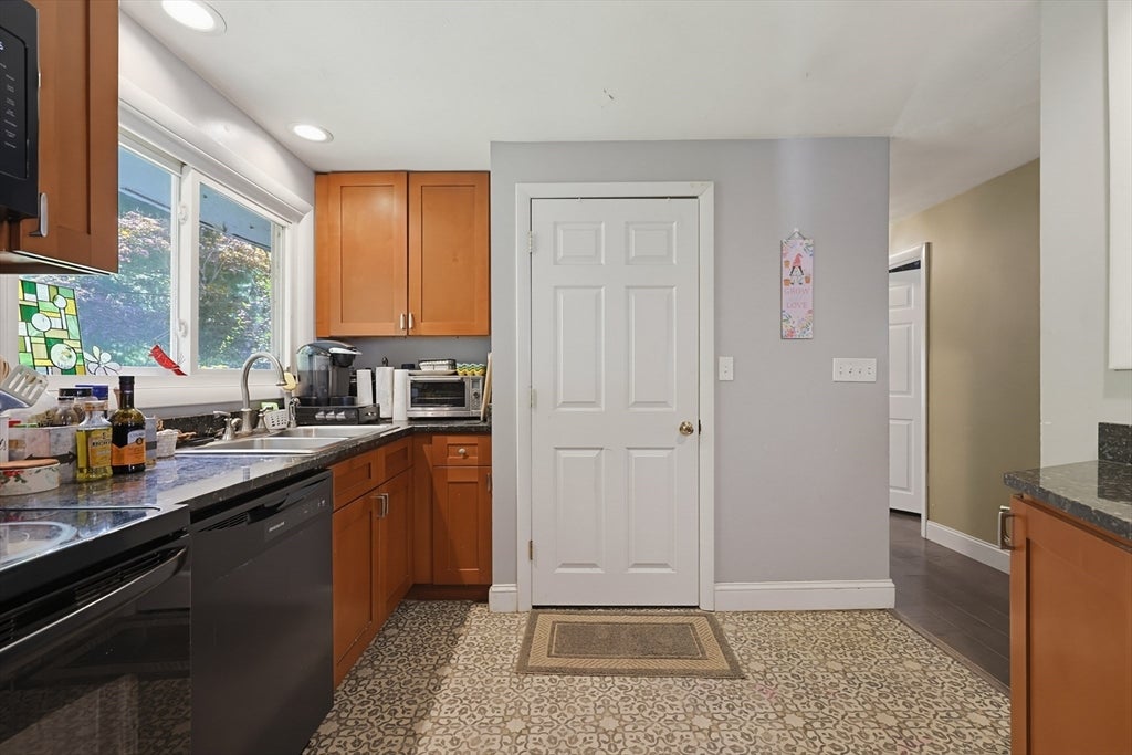 36 Stella Rd, Bellingham, MA Photo #16