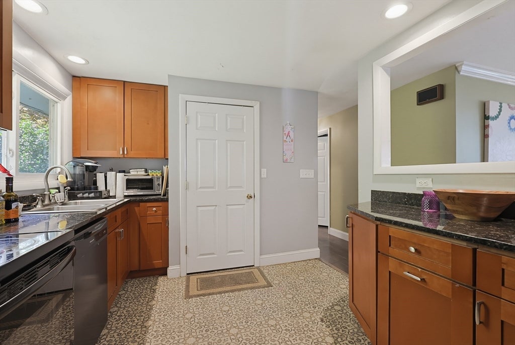 36 Stella Rd, Bellingham, MA Photo #15