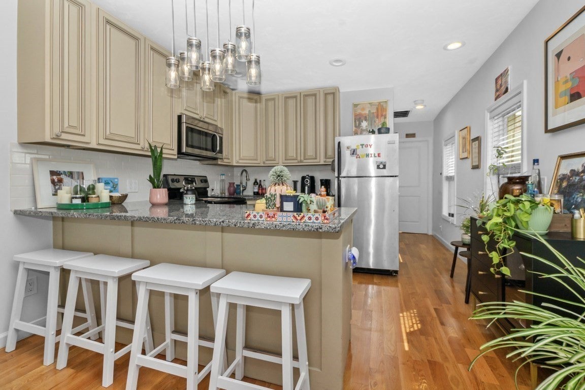 12 Argyle St, Revere, MA Photo #6