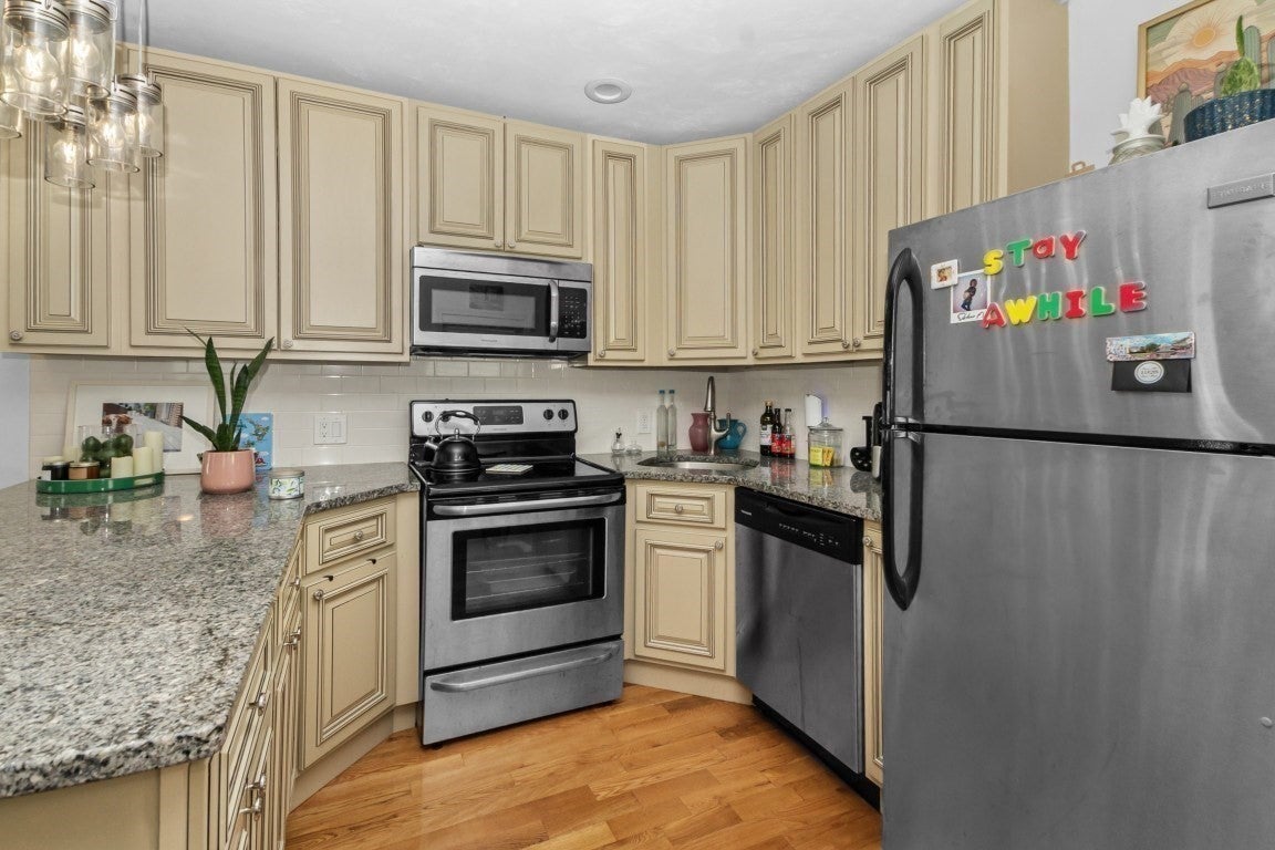 12 Argyle St, Revere, MA Photo #7