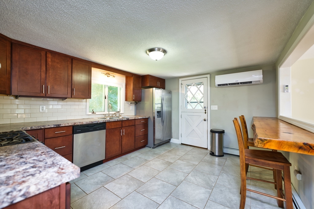 462 Old Westport Rd