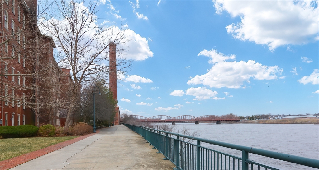 52 Lawrence Drive 312