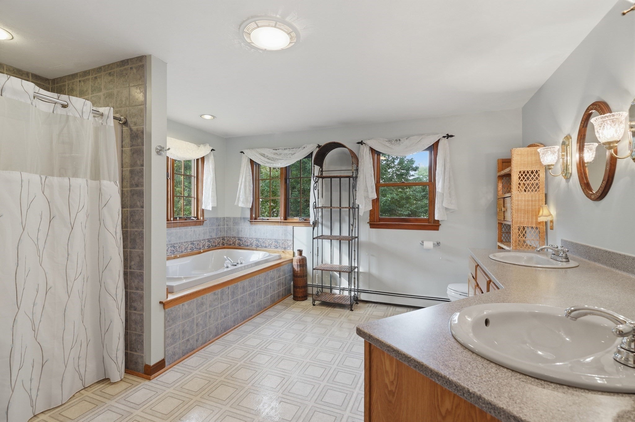 63 Jamestown Road, Leominster, MA Photo #31
