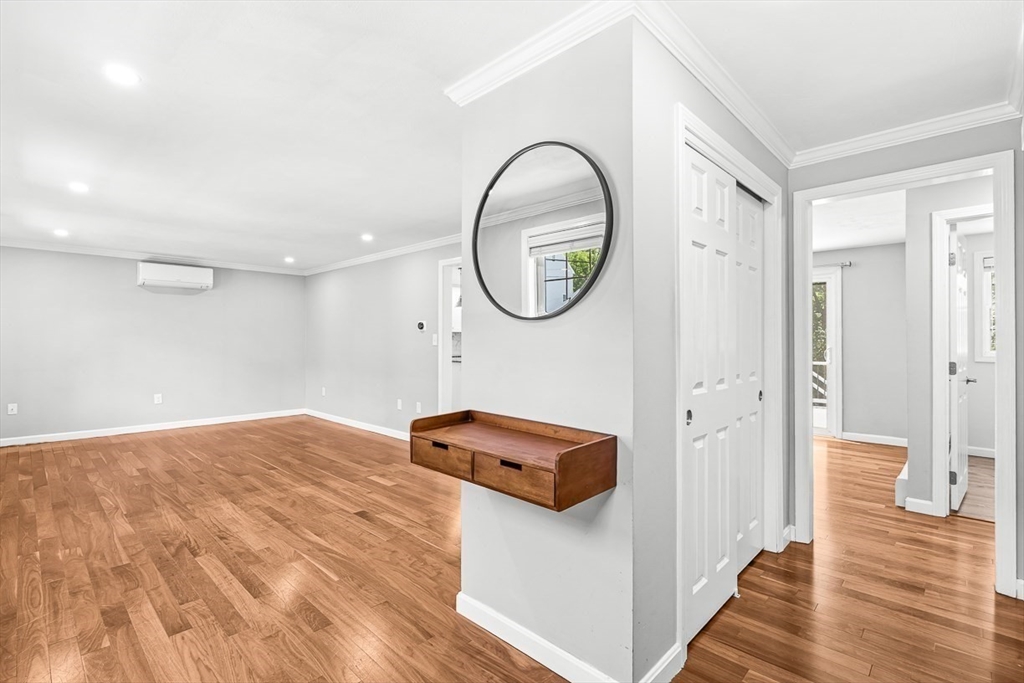 38 Idora Ave