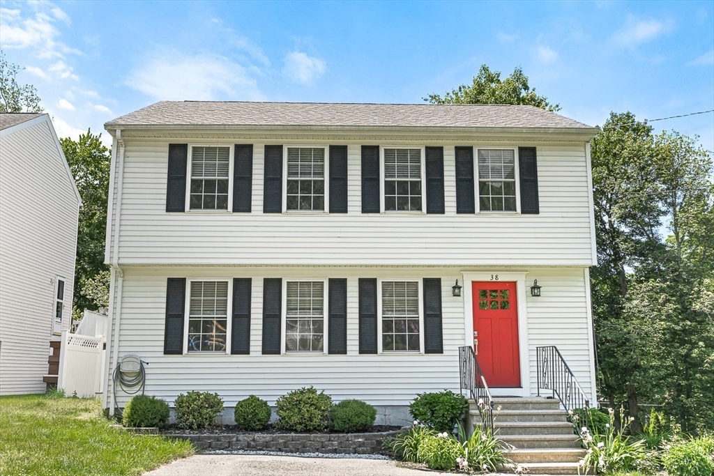 38 Idora Ave