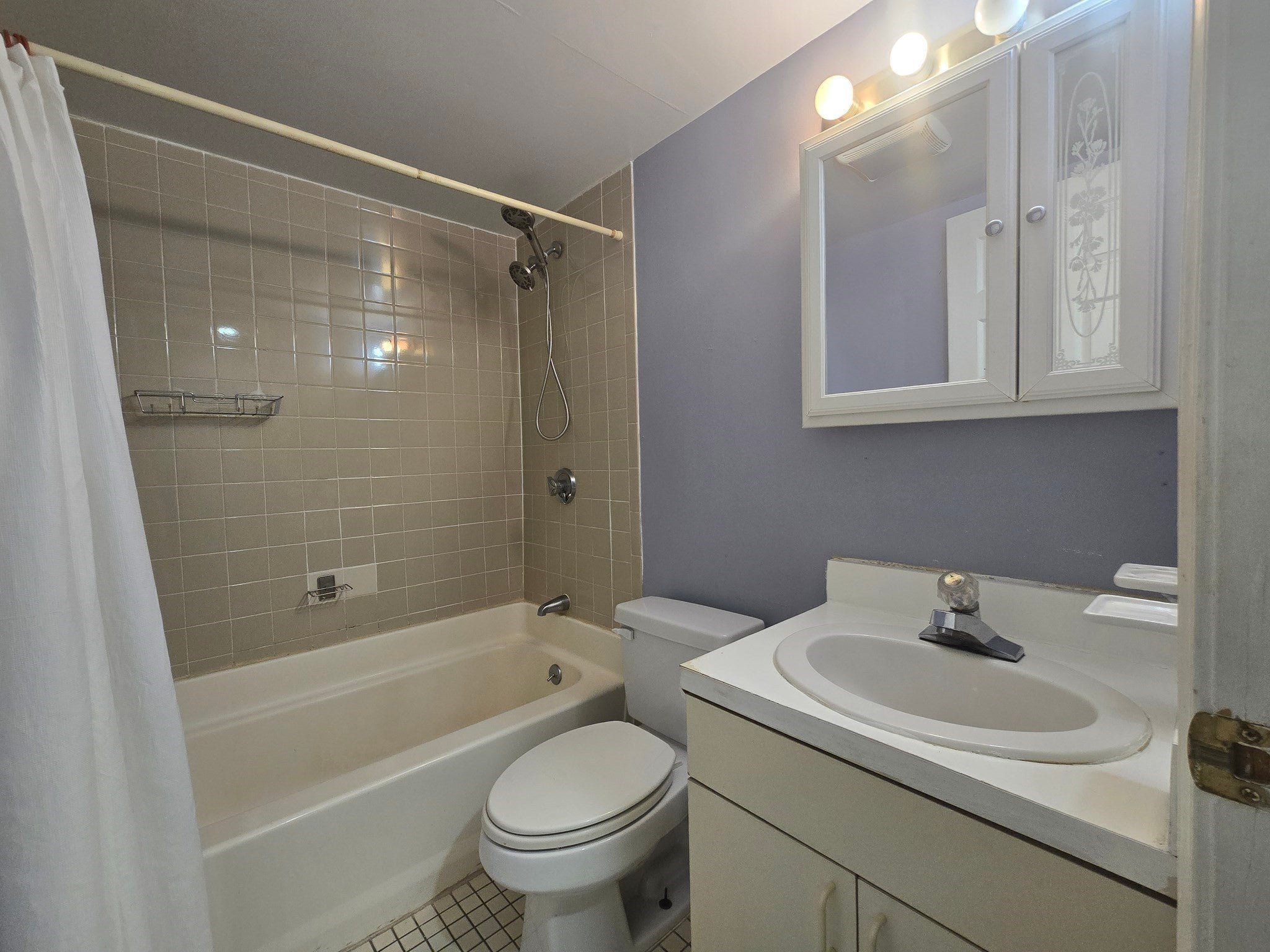 165 Cottage St 611