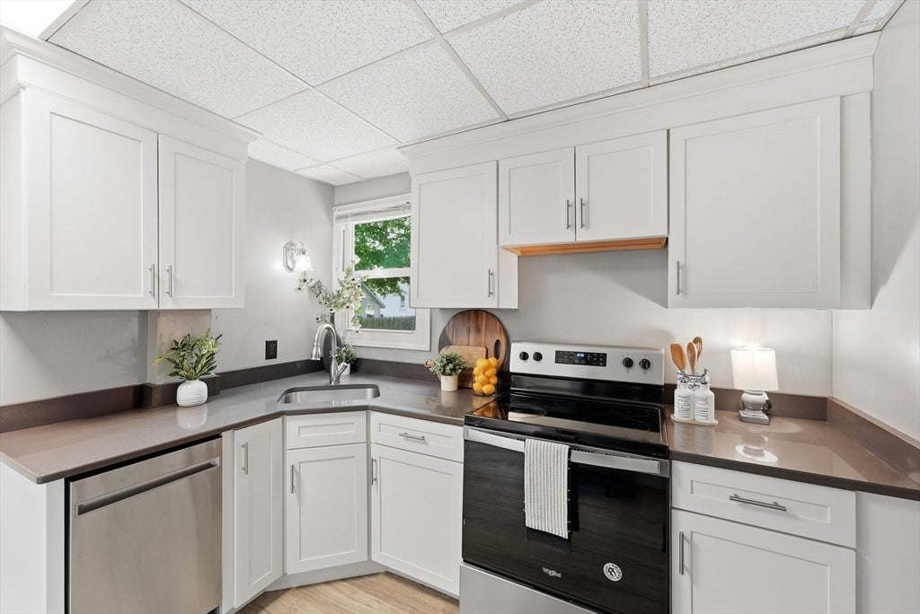 128 Newfield Rd, Springfield, MA, 128 Newfield Rd, Springfield, MA Photo #8