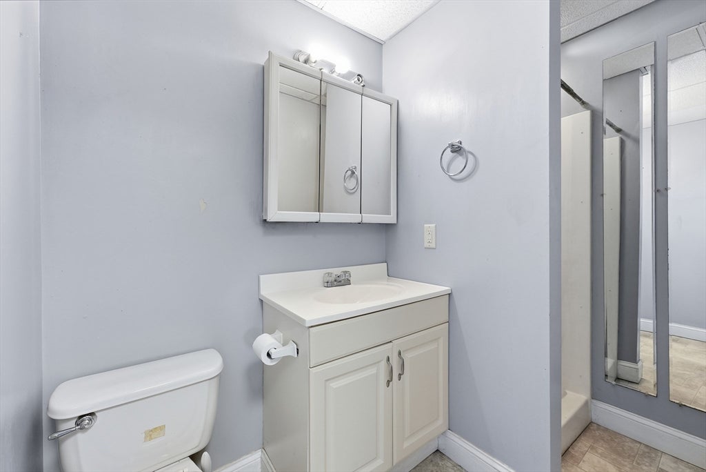 128 Newfield Rd, Springfield, MA, 128 Newfield Rd, Springfield, MA Photo #20