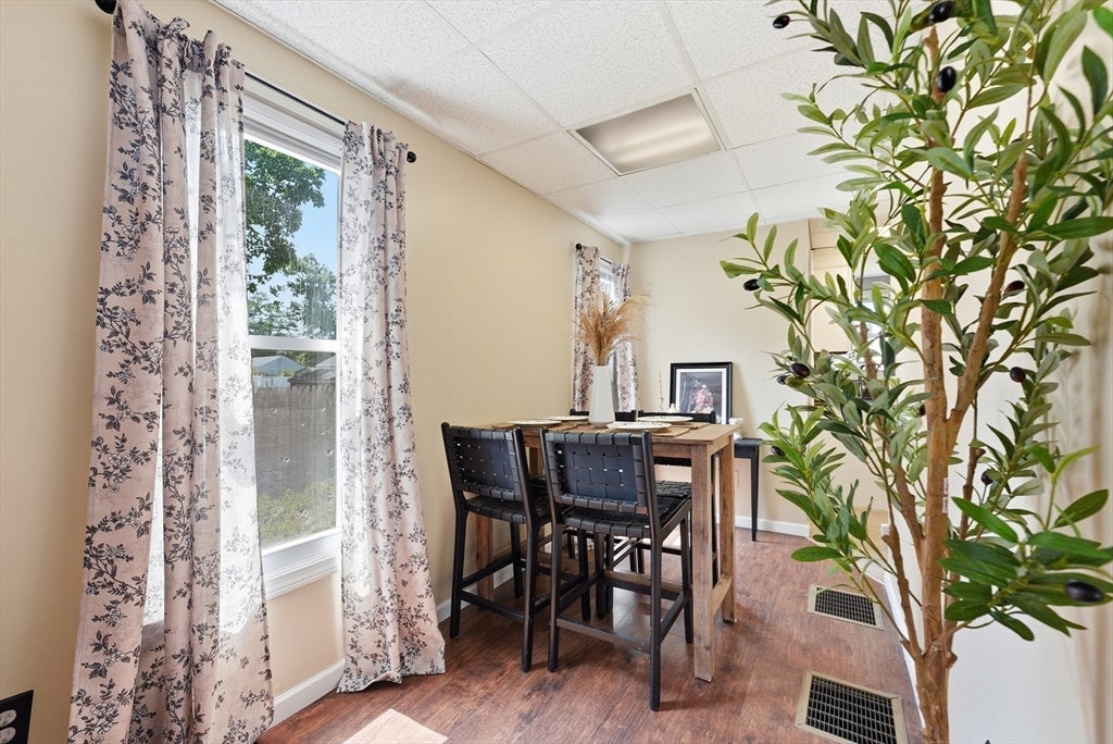 128 Newfield Rd