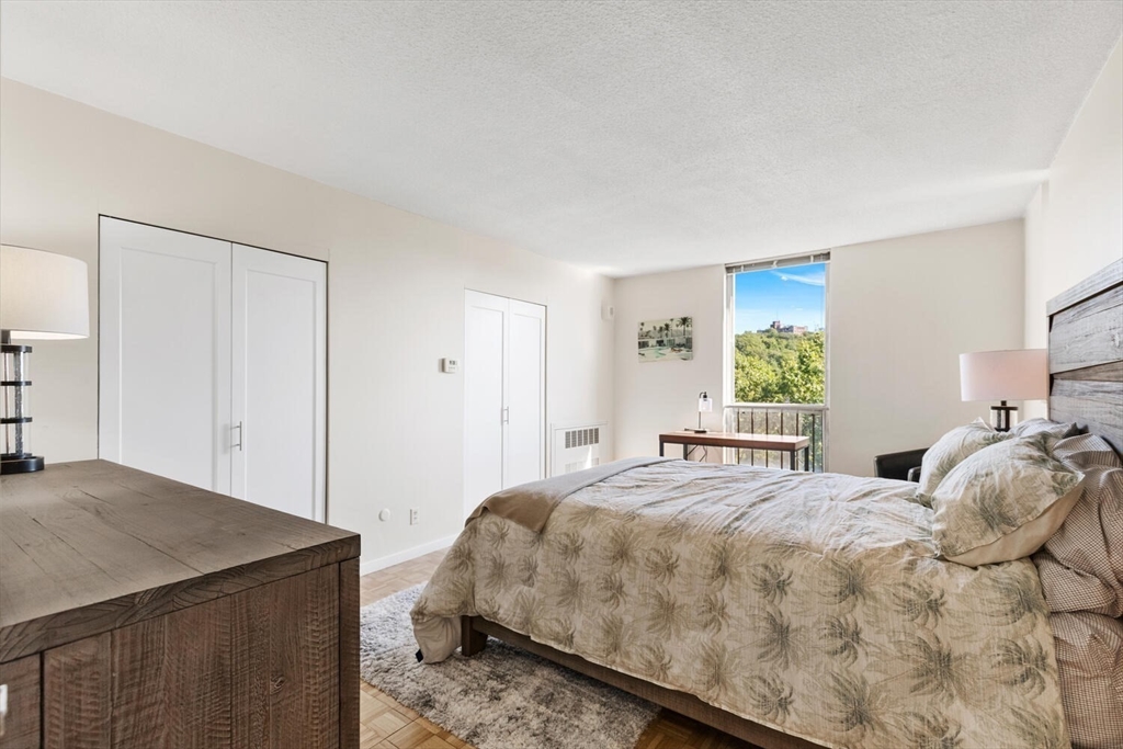33 Pond Ave 709