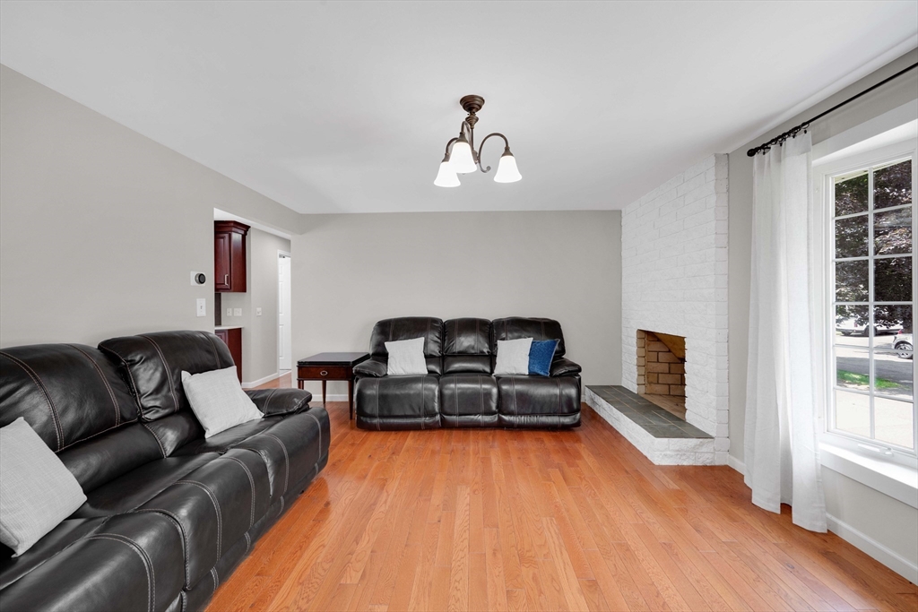 53 Cecile St