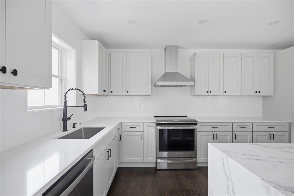 61 Mcalee Ave, Framingham, MA, 61 Mcalee Ave, Framingham, MA Photo #4