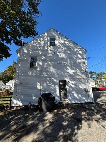1669-1671 Commercial St