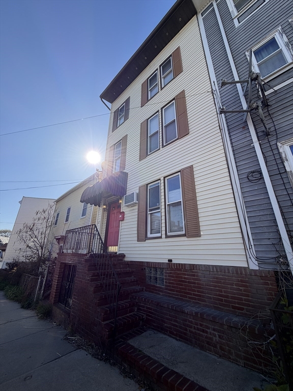 8-12 Leeds St