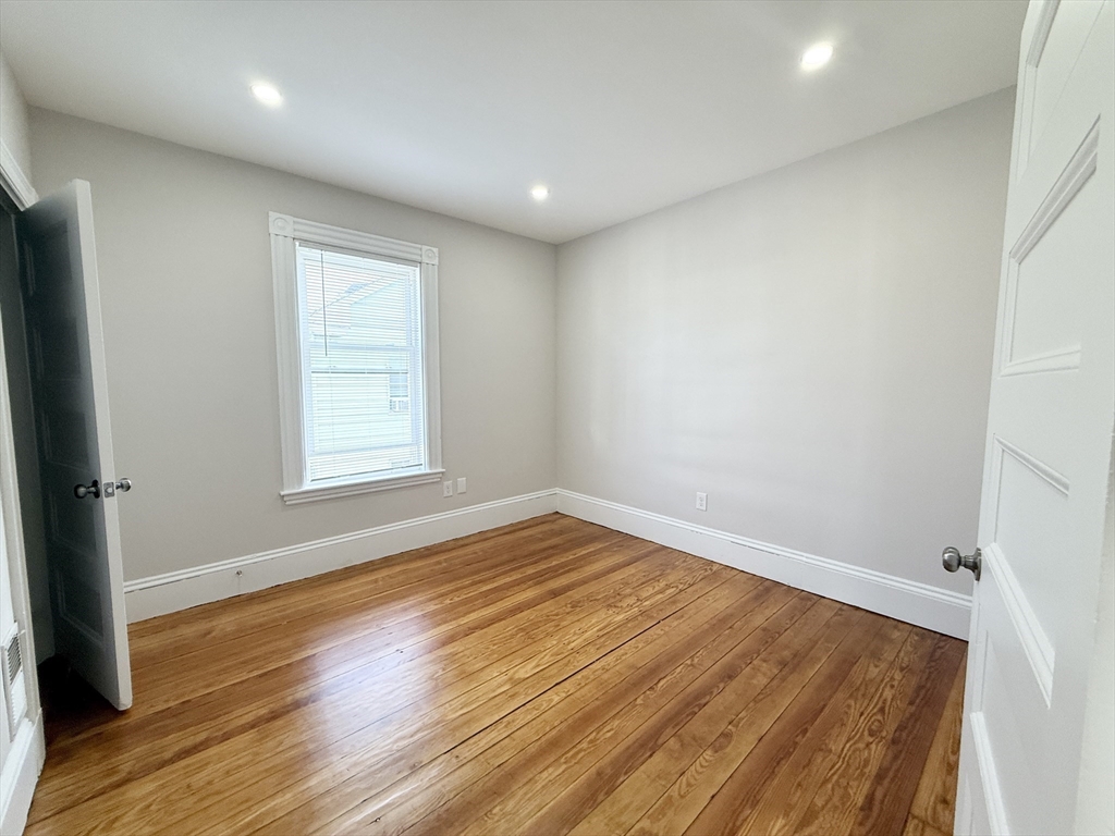 71 Saxton St 3