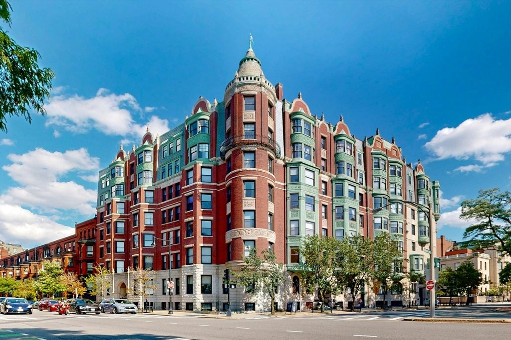 Photo of 4 Charlesgate  E, Boston, MA