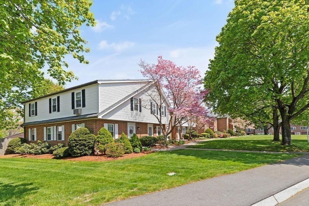 Photo of 72 E Water St, North Andover, MA