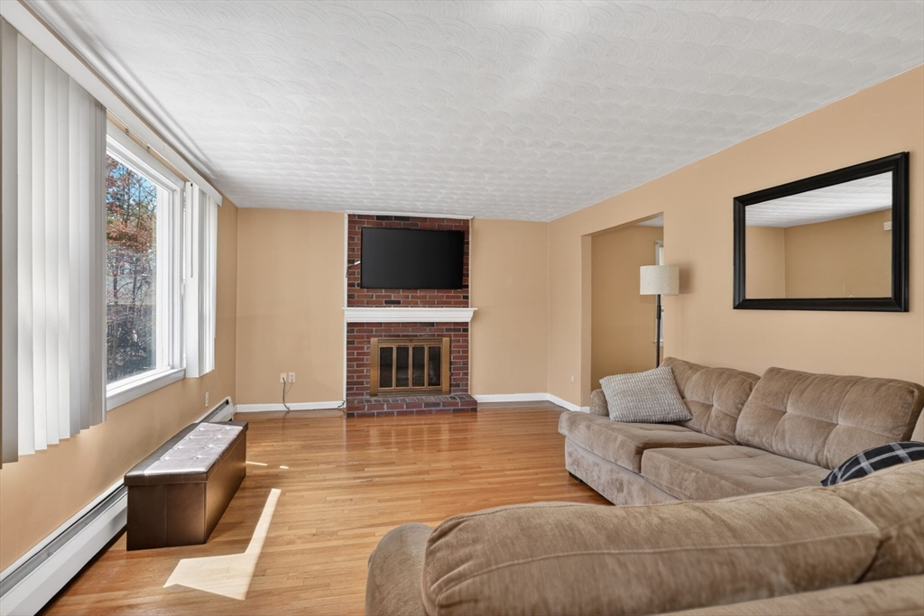 3 Marie Cir