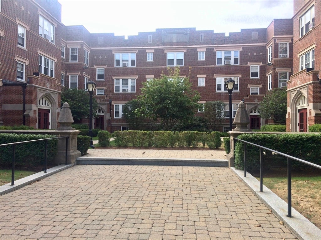 Photo of 520 High St, Medford, MA
