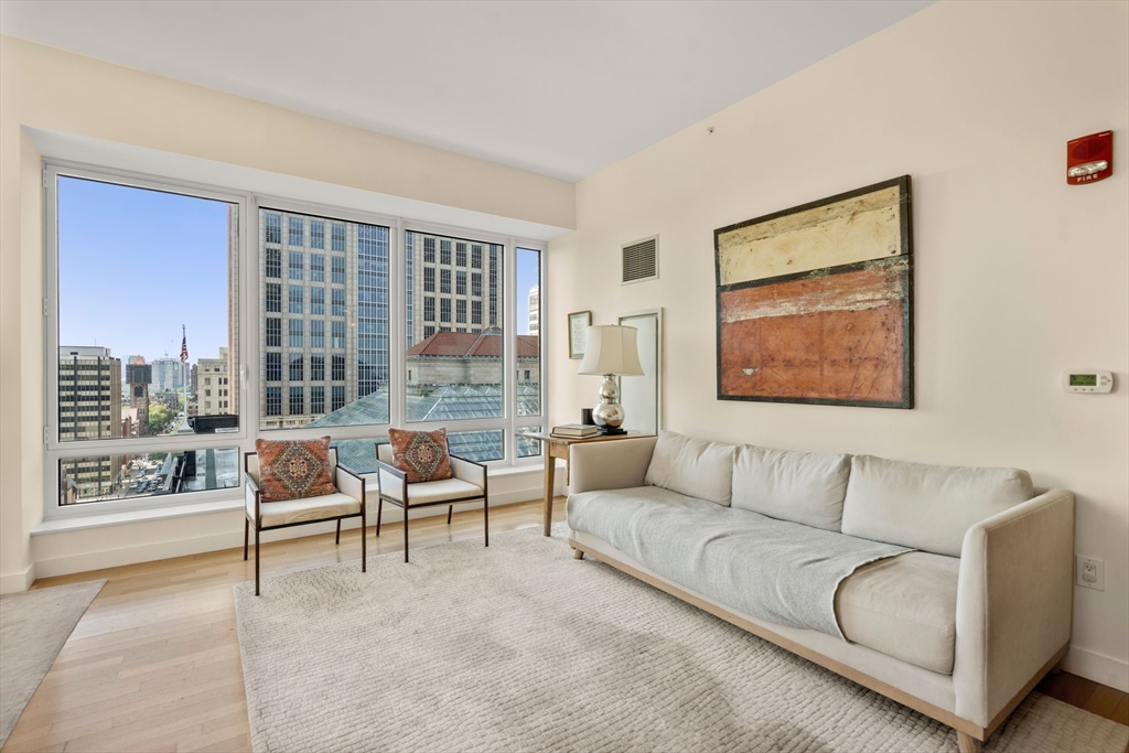 400 Stuart St 15J
