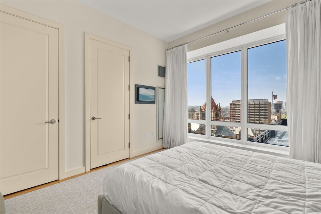 400 Stuart St 15J