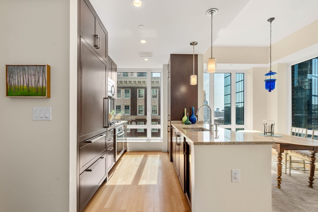 400 Stuart St 15J
