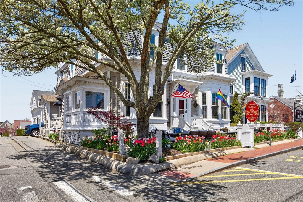 164 Commercial Street