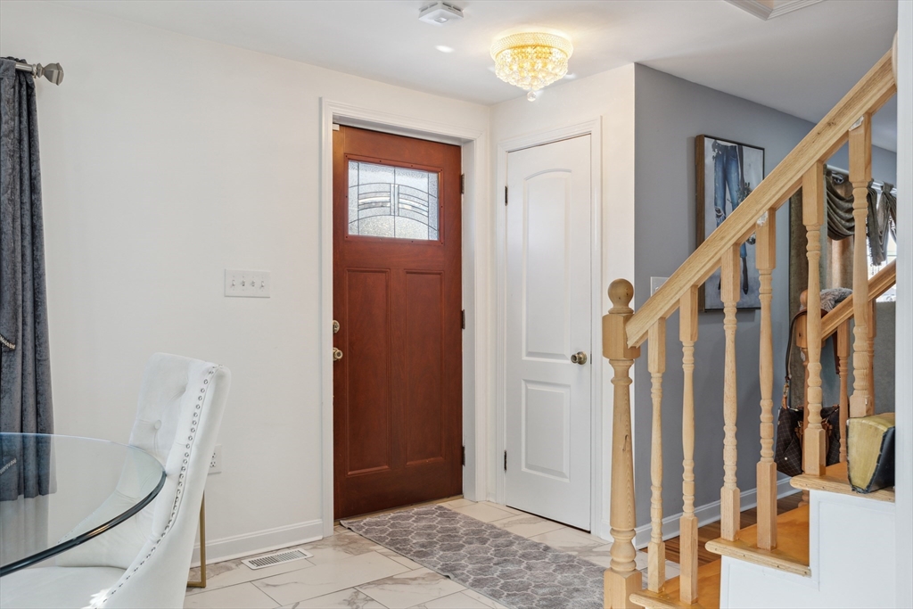 105 Cross St
