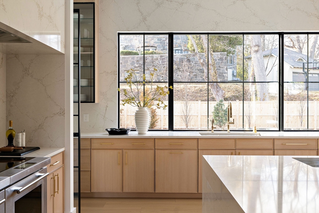 1301 Commonwealth Ave