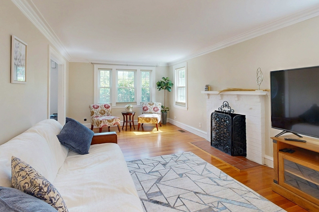 25 Allen Ave