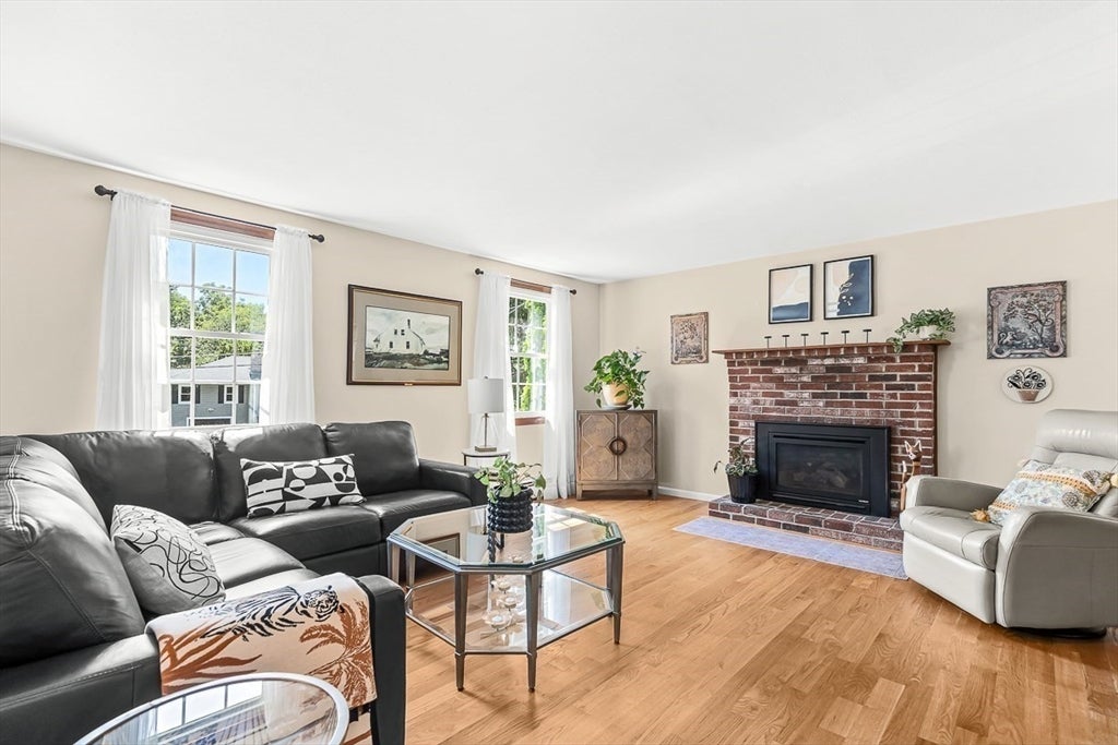 84 Derby St